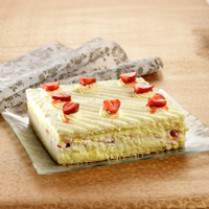 Strawberry Tiramisu Cake